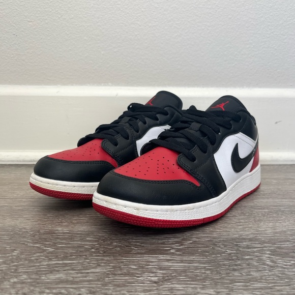 Nike Black, Red, and White Low-Top Sneakers - Picture 5 of 6